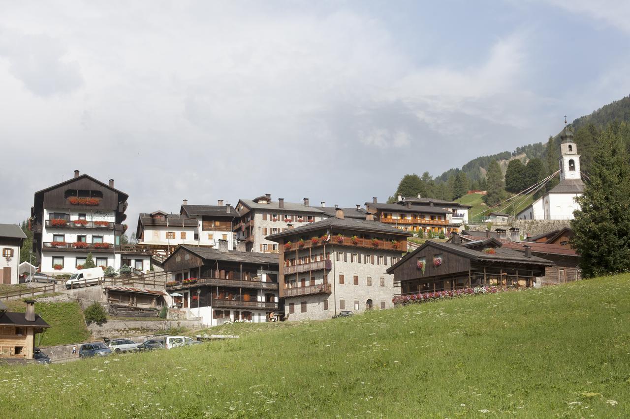 Morgenleit Hotell Sauris Exteriör bild